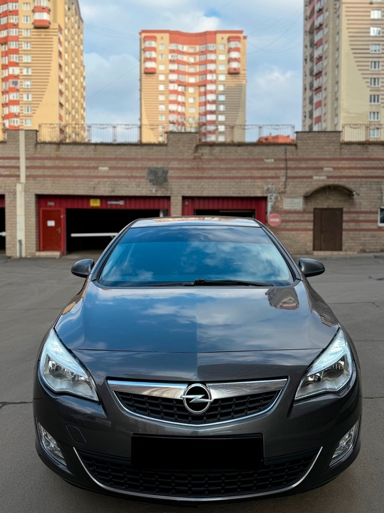 Продам Opel Astra J Комплектация (1)