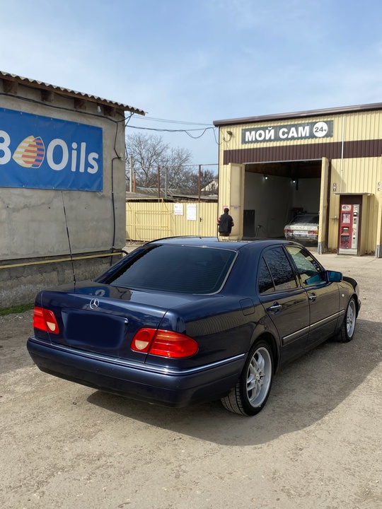 Продаю свой личный автомобиль. От (3)