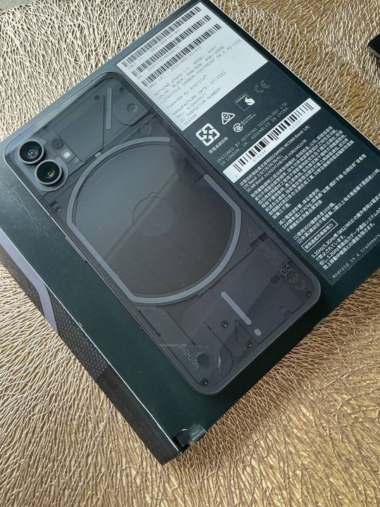 Продам 
телефон Nothing phone 1.
Состояние (3)
