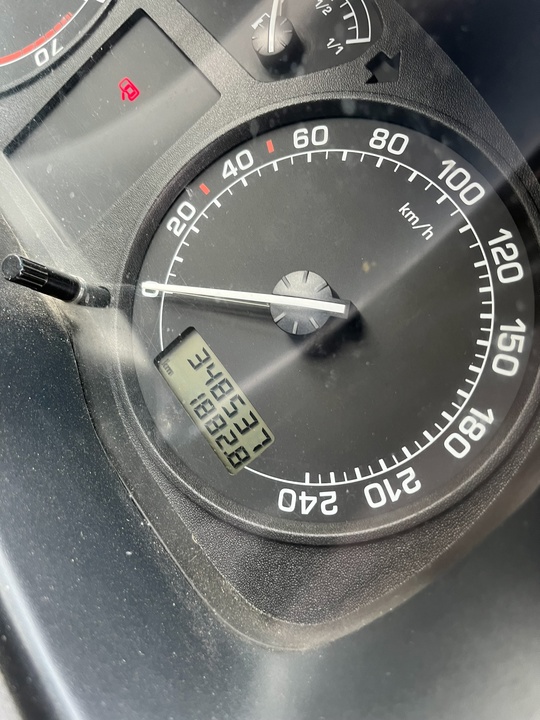 Skoda Octavia, 2004
Продам вложений не (4)