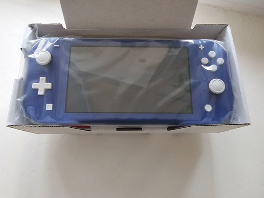 Продам Nintendo Switch Lite +