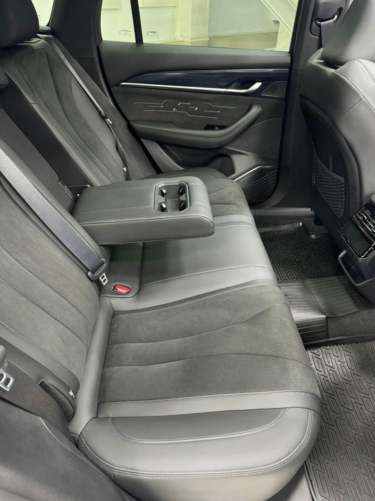 Продам Geely Monjaro 2.0 AT (4)