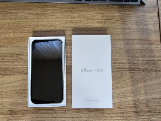 ПОЧТИ НОВЫЙ IPhone XR 64gb (2)