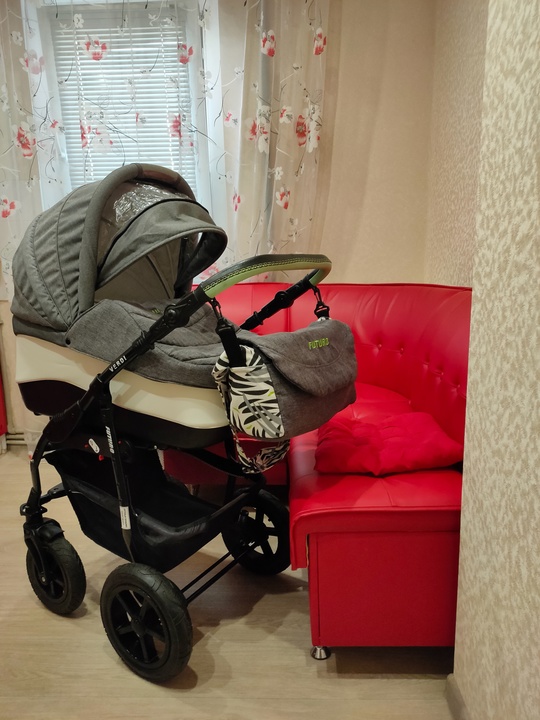 Продам фирменную коляску Verdi Futuro (1)