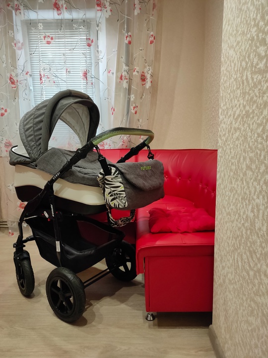 Продам фирменную коляску Verdi Futuro (2)