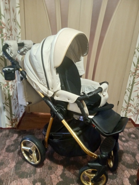 Продам коляску в хорошем состоянии (2)