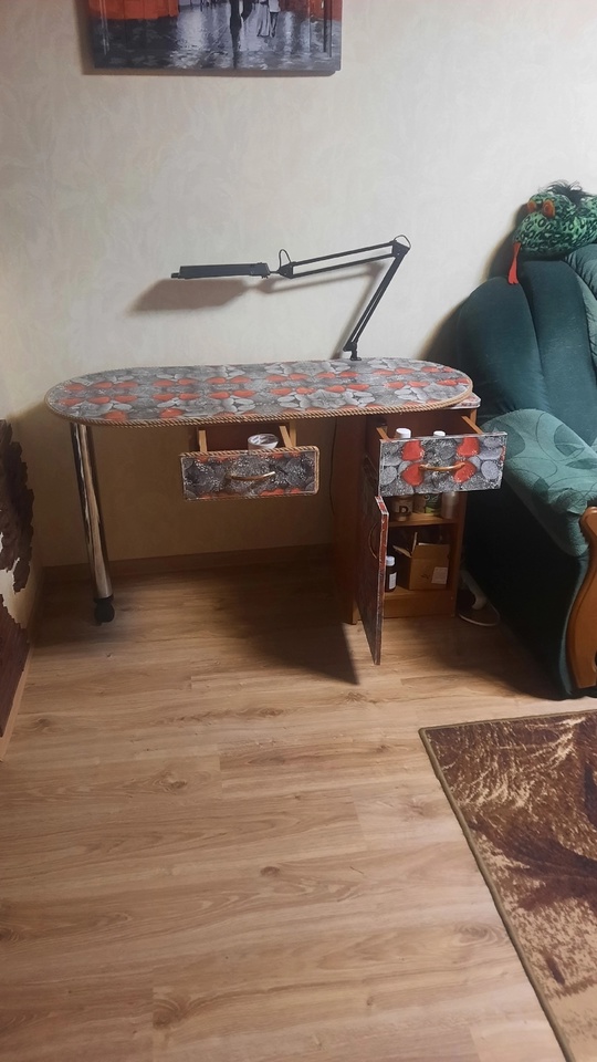 Продам стол б/у в отличном (5)