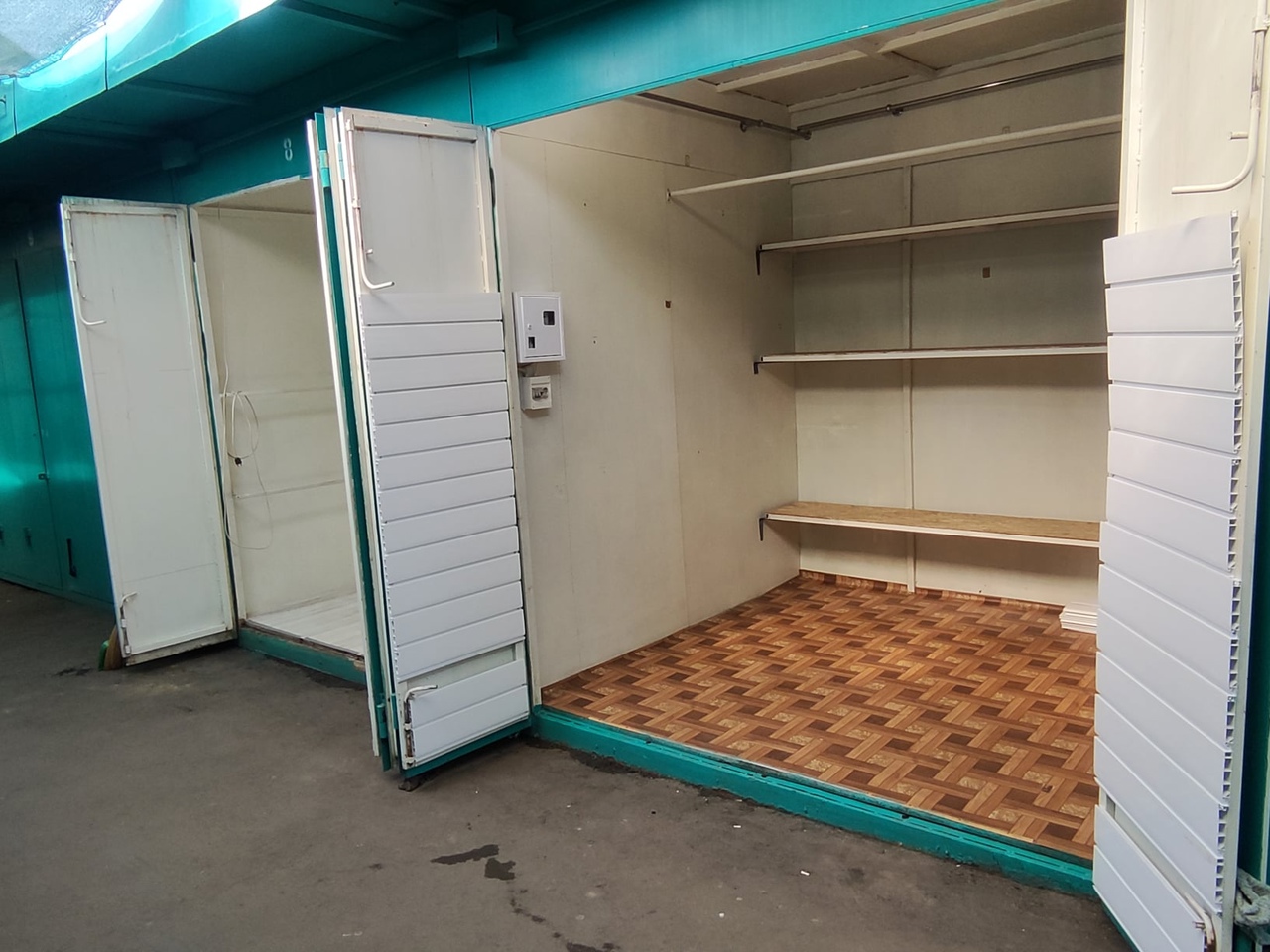 Продам 2 ларька на центральном (1)
