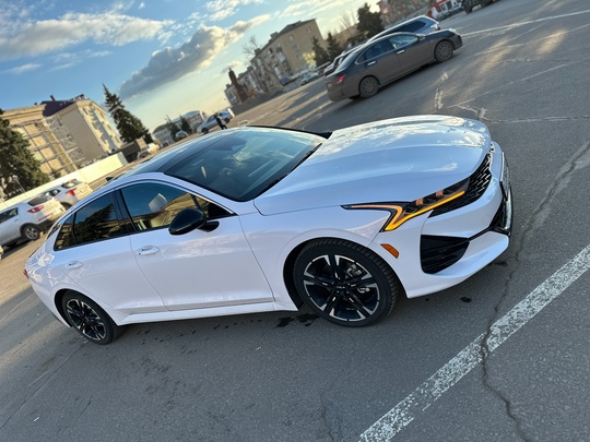 Продам Kia K5 2022 год,