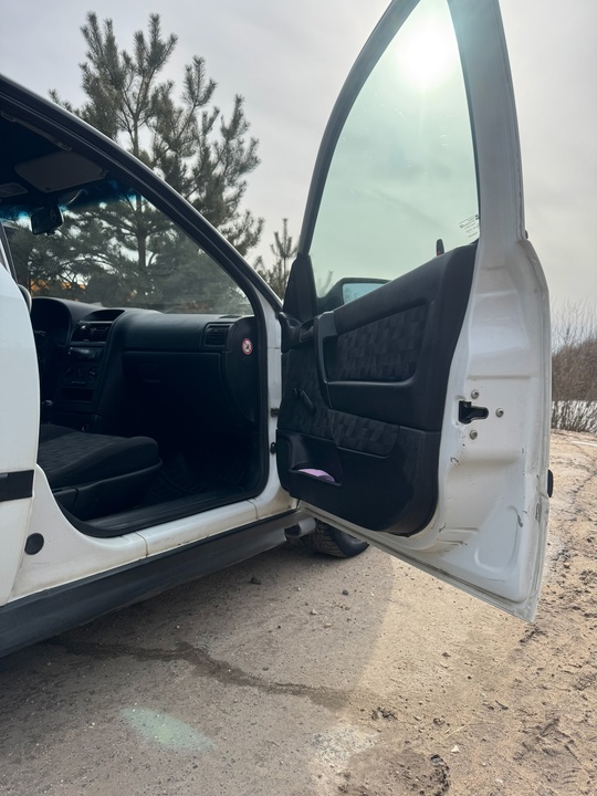 Продается надежный автомобиль в хорошем (5)