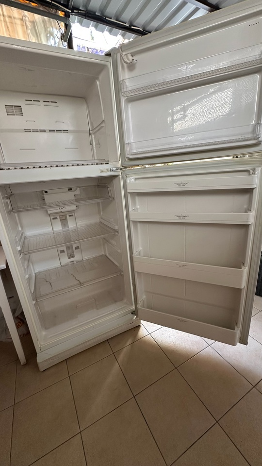 Продам отличный  большой холодильник (1)
