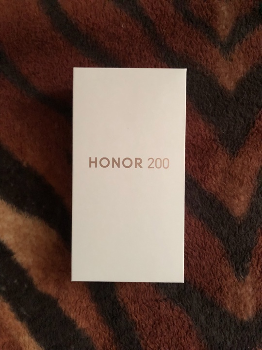 Продам телефон Honor 200 на