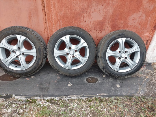 Продам 3 диска +летние шины.Диски