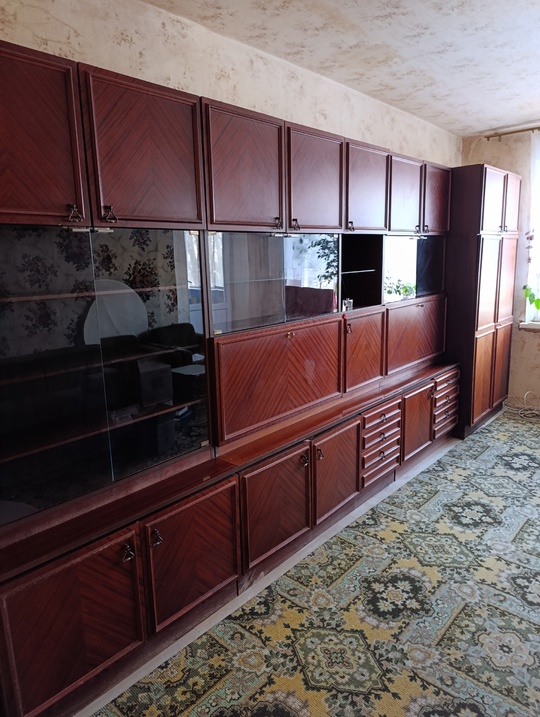 Продам стенку в гостиную.
8000 руб.
+79591986069. (1)