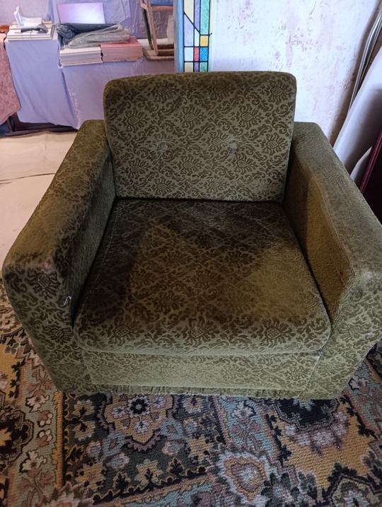 Продам диван и 2 кресла.
1000 (2)