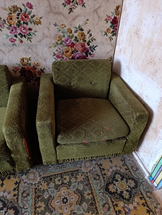 Продам диван и 2 кресла.
1000 (4)