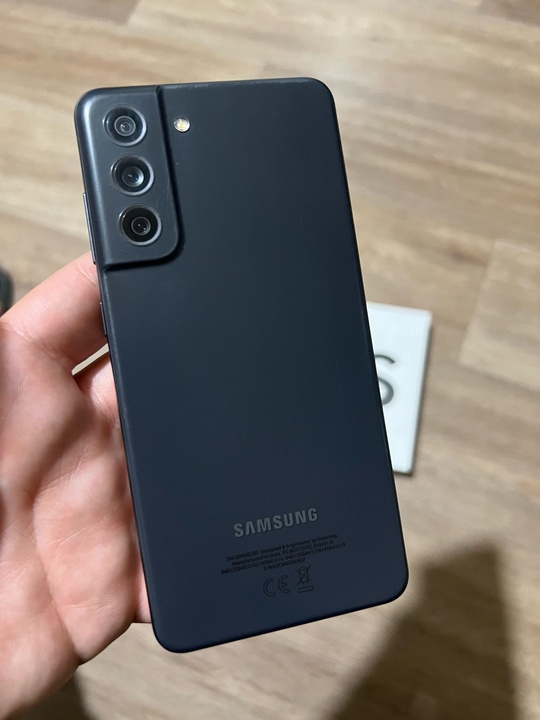 Продам Samsung Galaxy S21 Fe