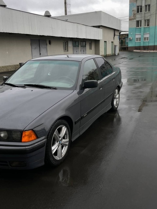 Продам BMW e 36
1993год в (1)