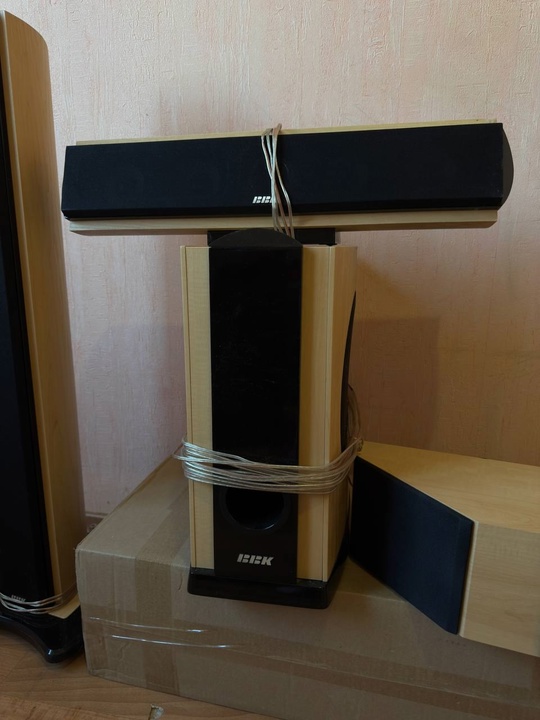 Продам 
Домашний кинотеатр BBK
Б/у
Цена 10 (4)
