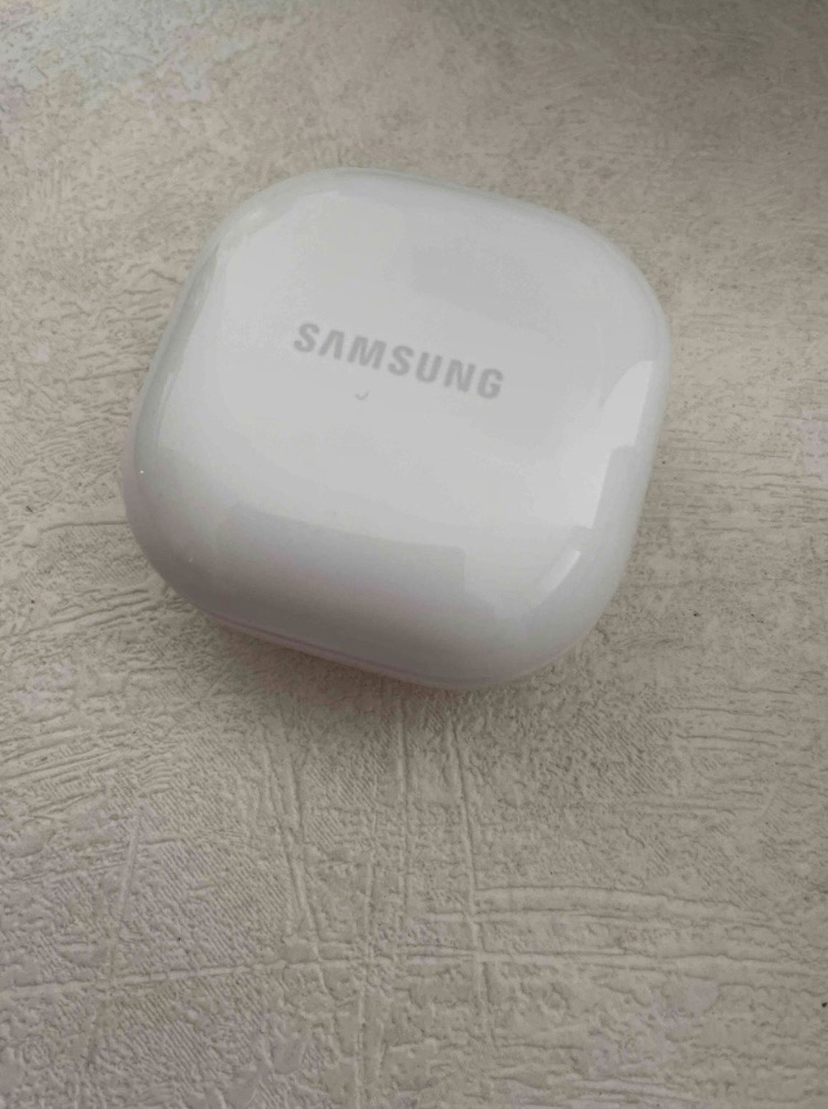 Samsung Galaxy Buds FE.

Наушники в