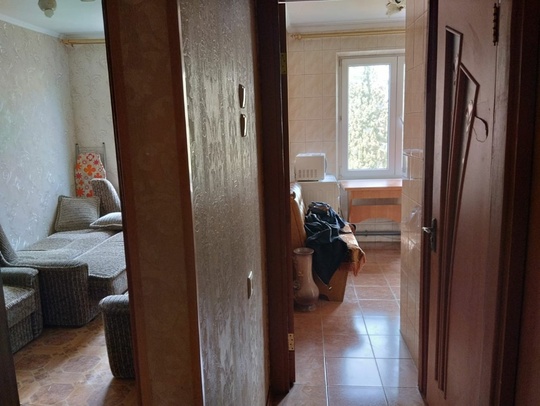 Продаётся двухкомнатная квартира в Алуште, (4)