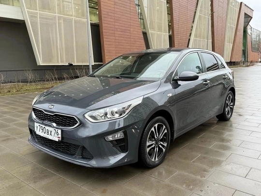 Продаю KIA CEED 2018 год