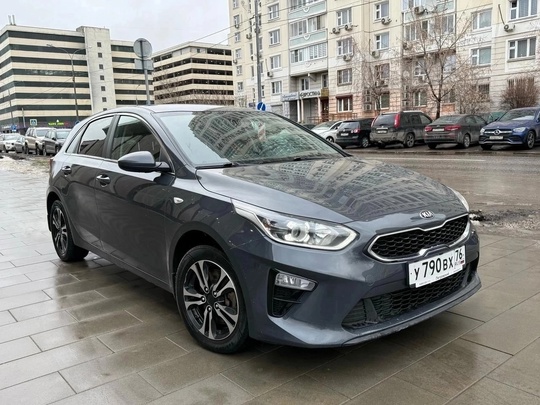 Продаю KIA CEED 2018 год (1)