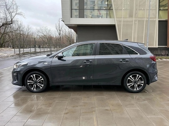 Продаю KIA CEED 2018 год (3)