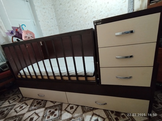 Продам кроватку 2 в 1