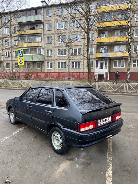 2114 
На бодром ходу 
Переварена (2)