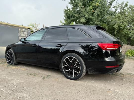 Продам Audi A4 Avant (универсал) (5)