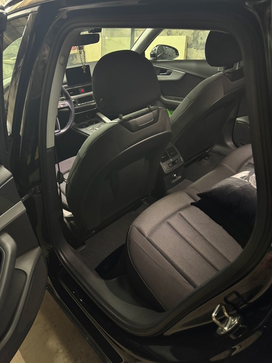 Продам Audi A4 Avant (универсал) (9)