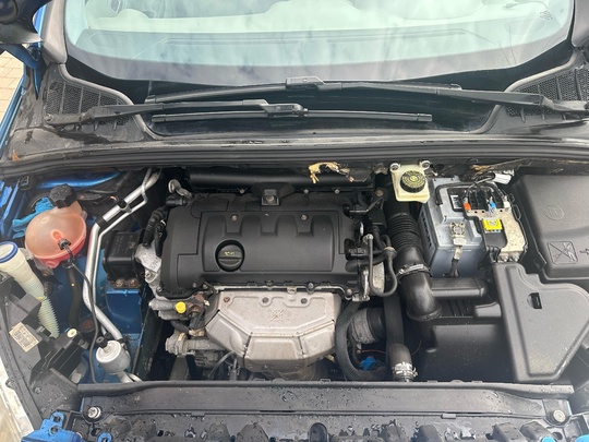 Peugeot 308
2008 год
1.6 бензин ( (7)