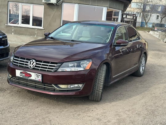 Volkswagen Passat B7 Sel
2012 год