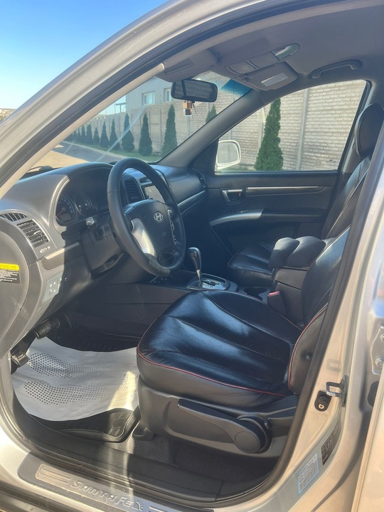 Продам Hyundai Santa Fe
Пригнан из (7)