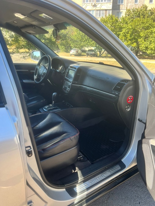 Продам Hyundai Santa Fe
Пригнан из (9)