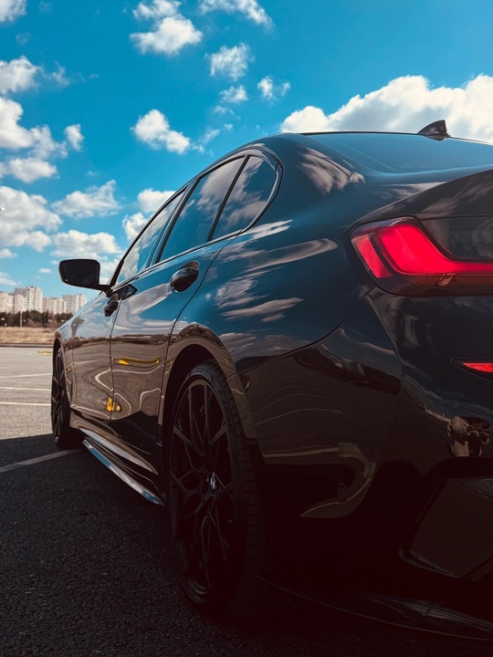 BMW 3
2019 год
3л, дизель 
85 (1)