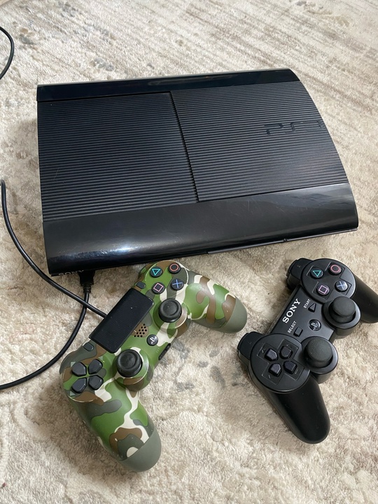 Продам PS3 super slim 500Gb