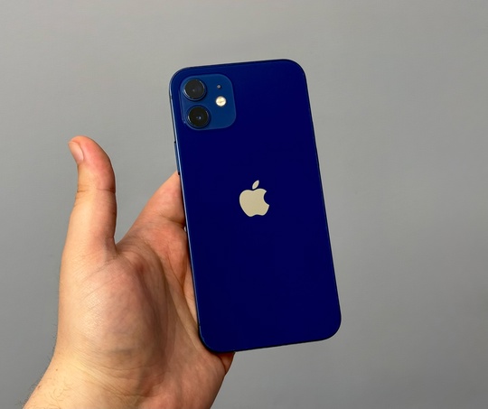 В продаже Айфон IPhone 12