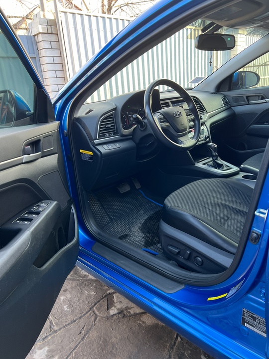 Продам Hyundai Elantra 2017 года. (3)