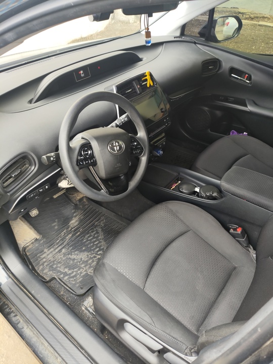 Продам Toyota Prius, 2019 года
66110 (8)