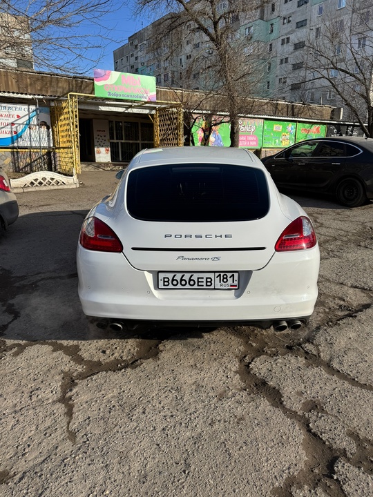 Продам порш панамеру 4S с
