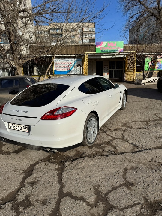 Продам порш панамеру 4S с (1)