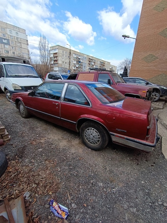 г.Алчевск Продам редкий автомобиль Buick