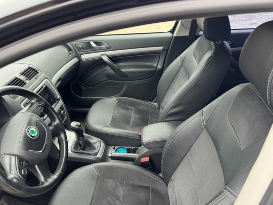 Продам собственный автомобиль Skoda Octavia (6)