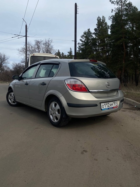 Продам Опель Астра 
2005 г. (2)