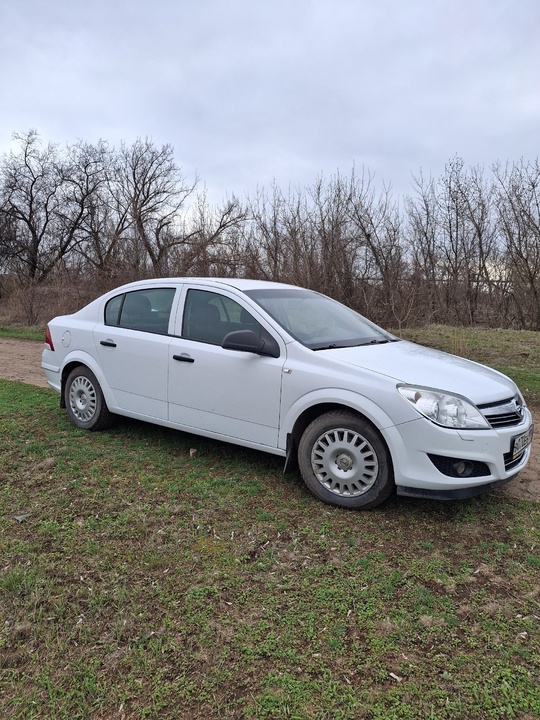 Продам Opel Astra H 1.6
2009г.
Зелёная