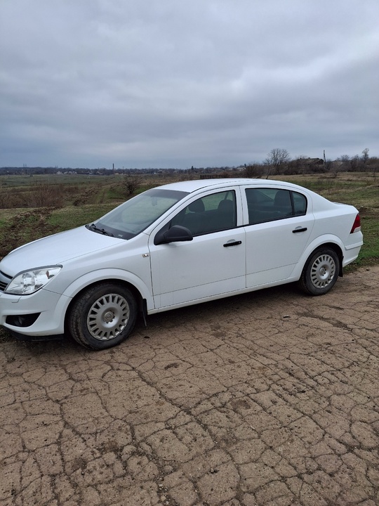 Продам Opel Astra H 1.6
2009г.
Зелёная (1)