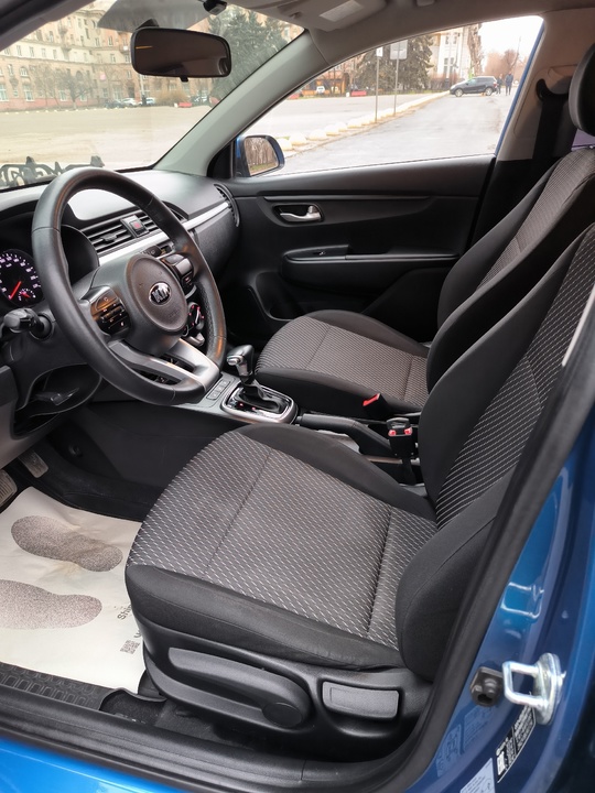 Продам Kia Rio 4 2017 (7)