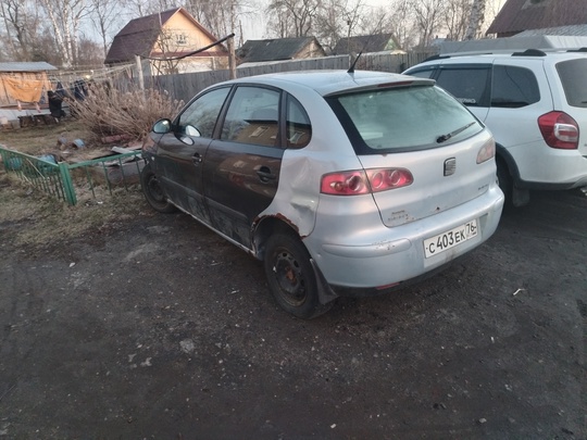 Сеат ибица  2004год 
автомобиль (4)